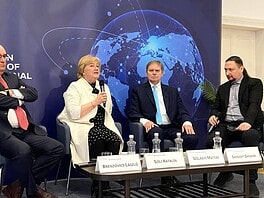 Szili: a háború nem írhatja felül a kisebbségek ügyét