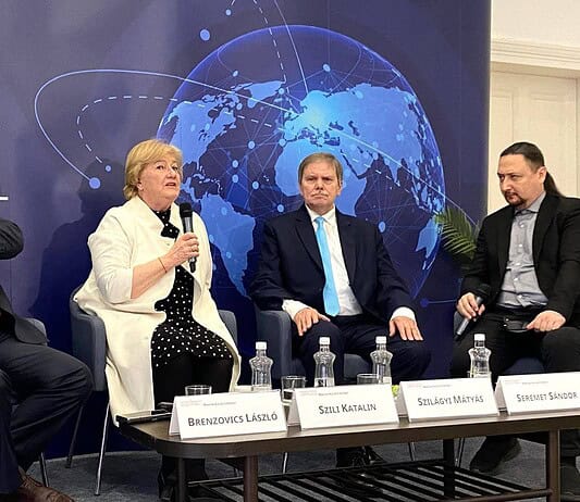 Szili: a háború nem írhatja felül a kisebbségek ügyét