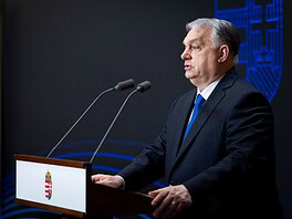 Védett árat vezet be a kormány az üzemanyagra