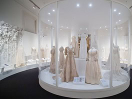 Székelyföldön is bemutatkozik a Magyar menyasszony című utazókiállítás