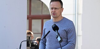 Szijjártó: Hazafelé tart az első mentesítő járat