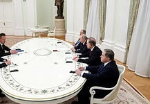 Szijjártó: Magyarország változatlan áron vásárolhat Oroszországtól