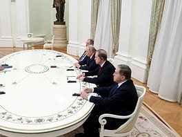 Szijjártó: Magyarország változatlan áron vásárolhat Oroszországtól