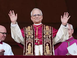 Leó pápa: Krisztus a keresztről kiáltja, tegyétek le a fegyvert