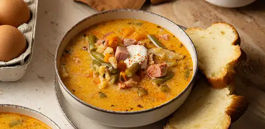 Húsvéti sonkaleves tejfölösen