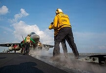 Újra bombákat ígért Iránnak Trump