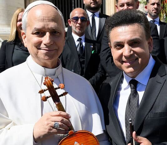 Leó pápának hegedült Mága Zoltán