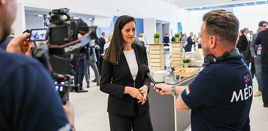 Megnevezte helyettesét Magyar Péter