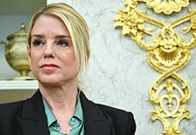 Trump menesztette Pam Bondit