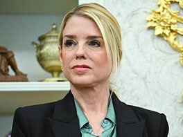 Trump menesztette Pam Bondit