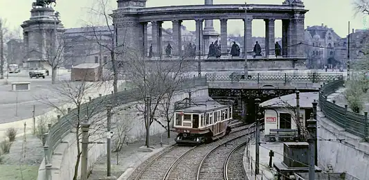 130 éves a budapesti földalatti
