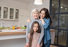 Anyák napja Magyarországon – szeretet, hagyomány és a májusi Mária-tisztelet kapcsolata