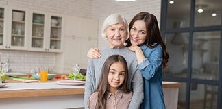 Anyák napja Magyarországon – szeretet, hagyomány és a májusi Mária-tisztelet kapcsolata