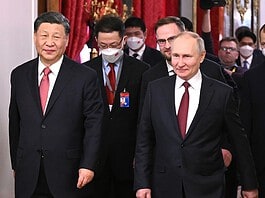 Putyin és Hszi „a dzsungel törvényének” visszatérésétől tart