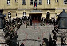 Ismét Petőfi Sándor nevét viseli a fővárosi Budaörsi úti laktanya