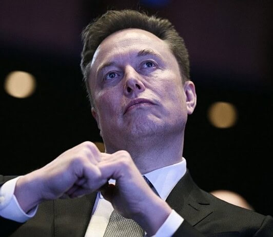 Két hétig sem tartott Musk csúcsdöntése