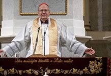 Kitüntették Erdő Péter bíborost