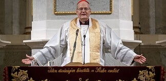 Kitüntették Erdő Péter bíborost
