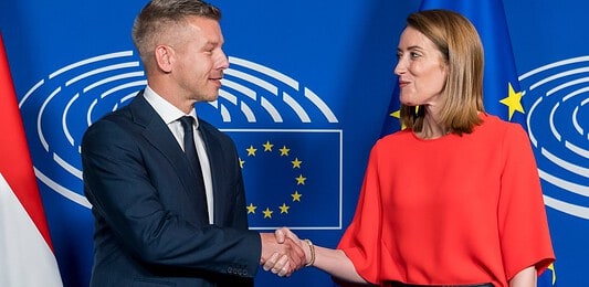Meghívta Budapestre az Európai Parlament elnökét Magyar Péter