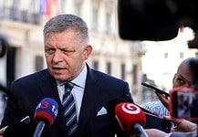 Bizalmat szavazott a parlament Robert Fico kormányának
