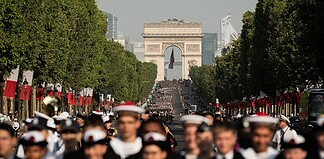 Hungarian Soldiers Shine at Military Parade Marking France’s National Day