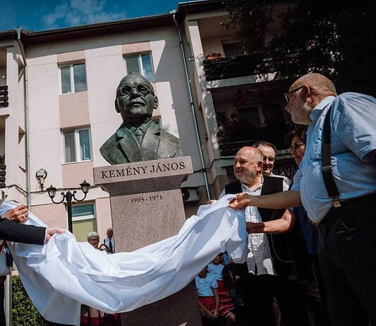 Az Erdélyi Helikon centenáriumát ünnepelték Marosvécsen