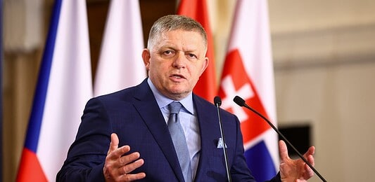 Fico: a V4 ismét tiszteletet vívhat ki