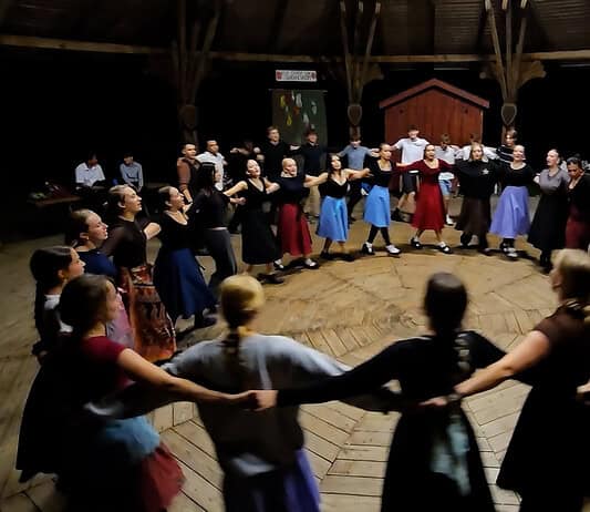 Táncra perdült a Sík Sándor Cserkészpark – Hagyományőrzés és vezetőképzés a regös hétvégén
