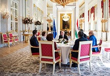 Külföldi vezetőkkel tárgyalt Baka András államfő