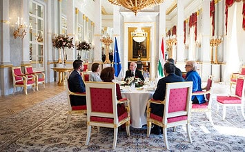 Külföldi vezetőkkel tárgyalt Baka András államfő