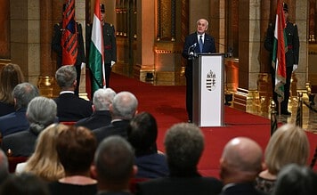Október 23: állami kitüntetéseket adtak át