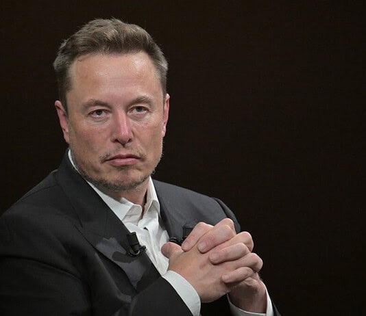 Elon Musk elrendelte a Starlink lassítását