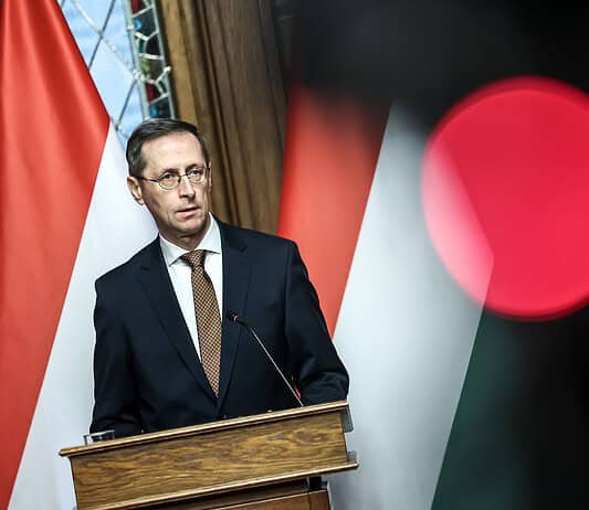 Varga Mihály az euró bevezetéséről beszélt